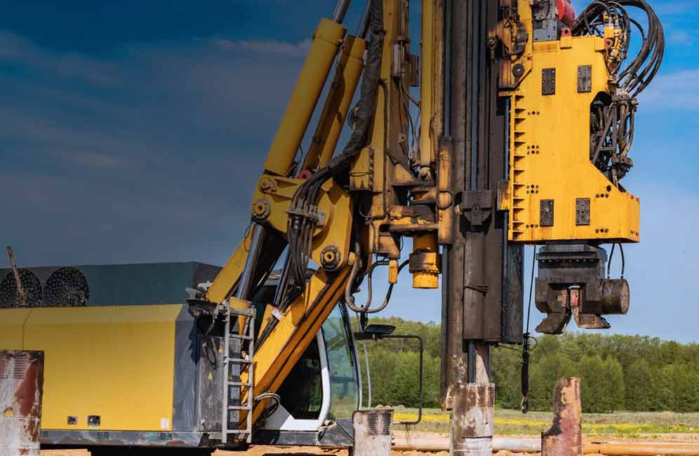 HEAVY CONSTRUCTION EQUIPMENT